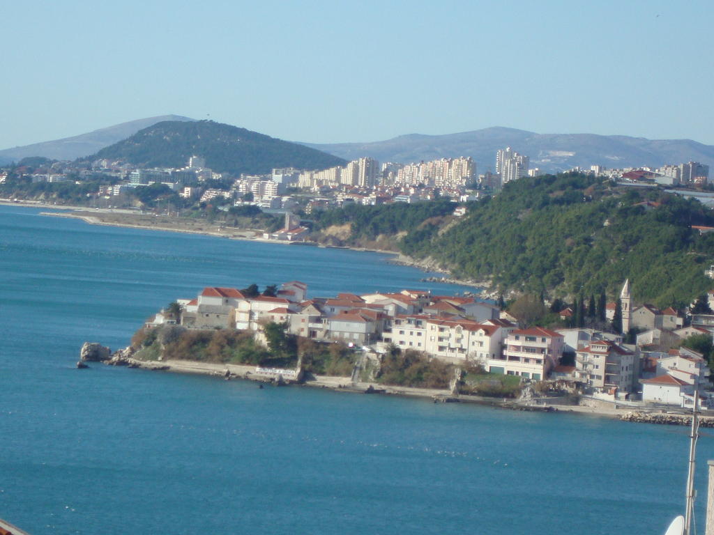 Apartments Villa Amalia Omiš Esterno foto