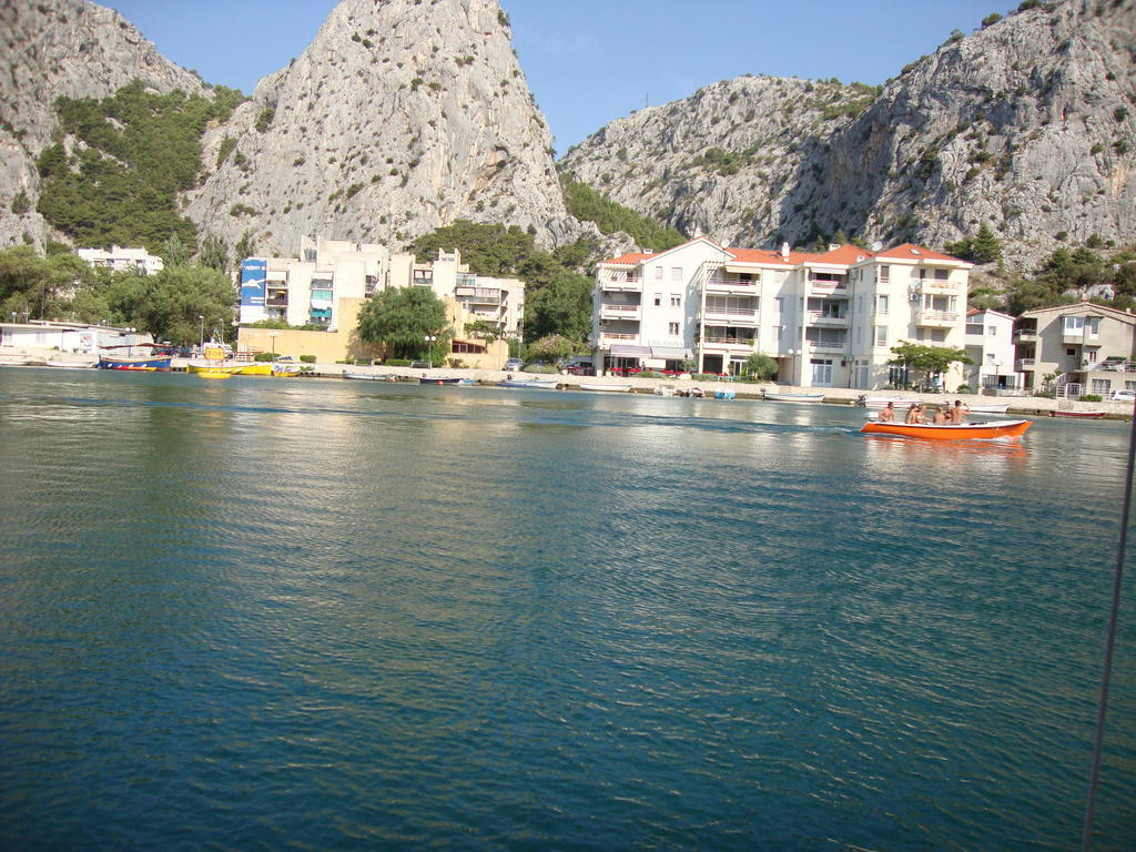 Apartments Villa Amalia Omiš Esterno foto